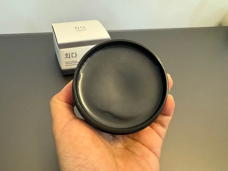 Cleansing balm for dried tint: HEEDA Jirisan Moist Charcoal