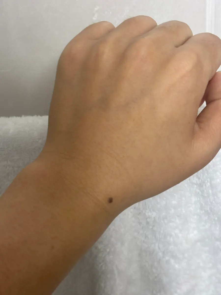 Foaming cleanser glitter removal test: HEEDA charcoal foam