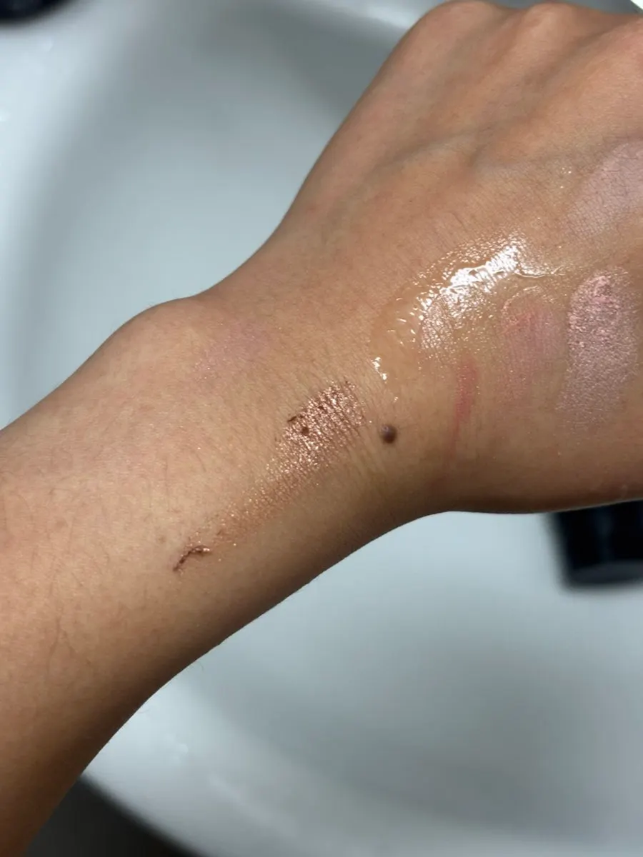 Foaming cleanser glitter removal test: HEEDA charcoal foam