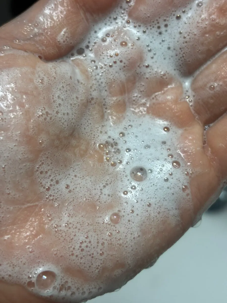 Foaming cleanser glitter removal test: HEEDA charcoal foam