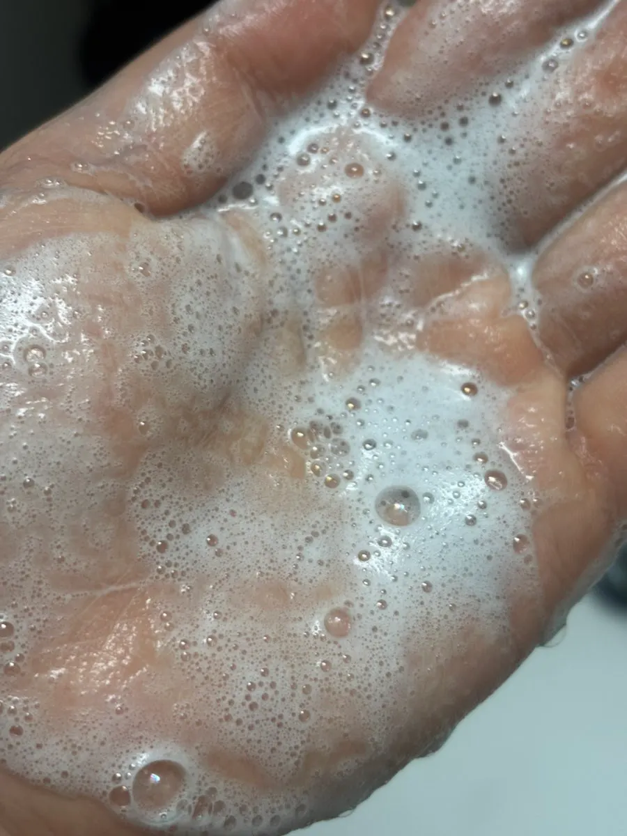Foaming cleanser glitter removal test: HEEDA charcoal foam