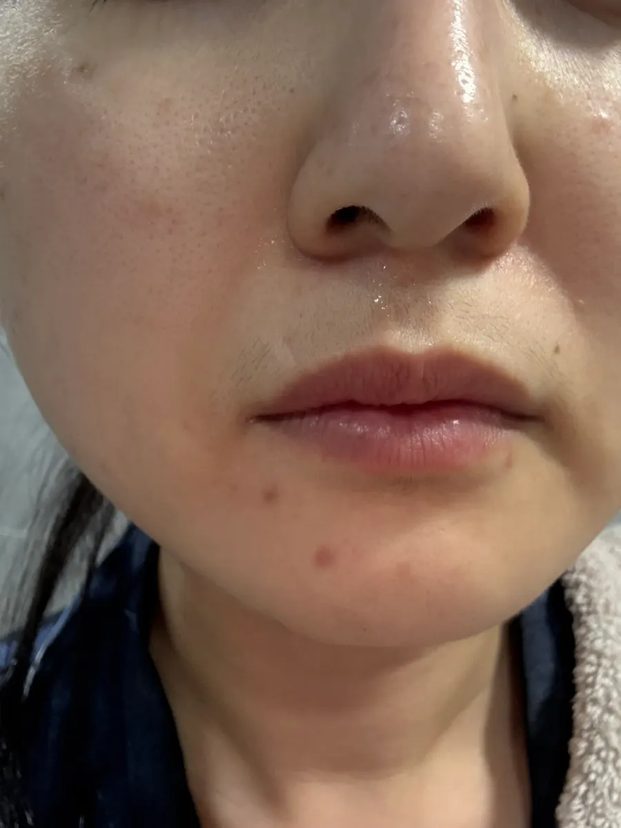 Charcoal cleansing foam for combination skin: HEEDA Jirisan