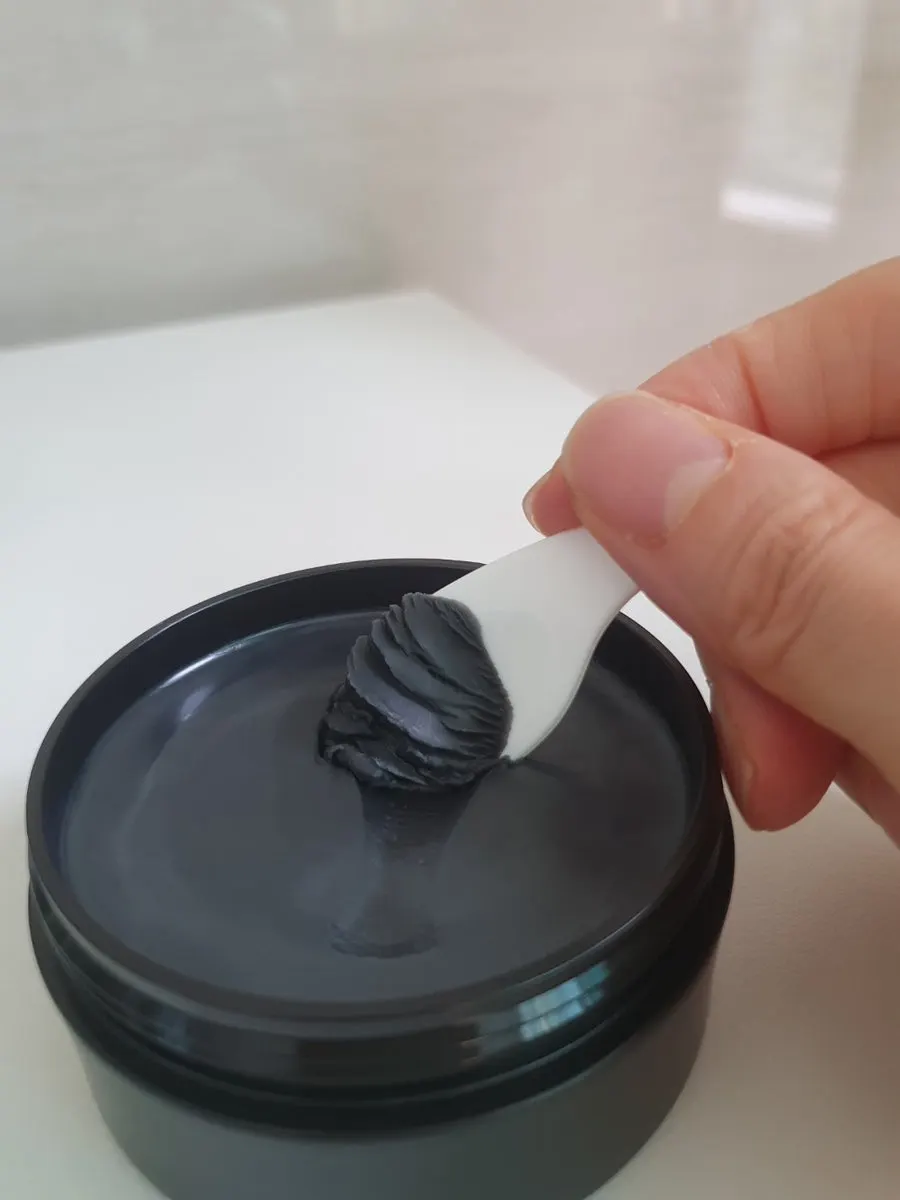 Cleansing balm for very dry skin: HEEDA Jirisan Moist Charcoal