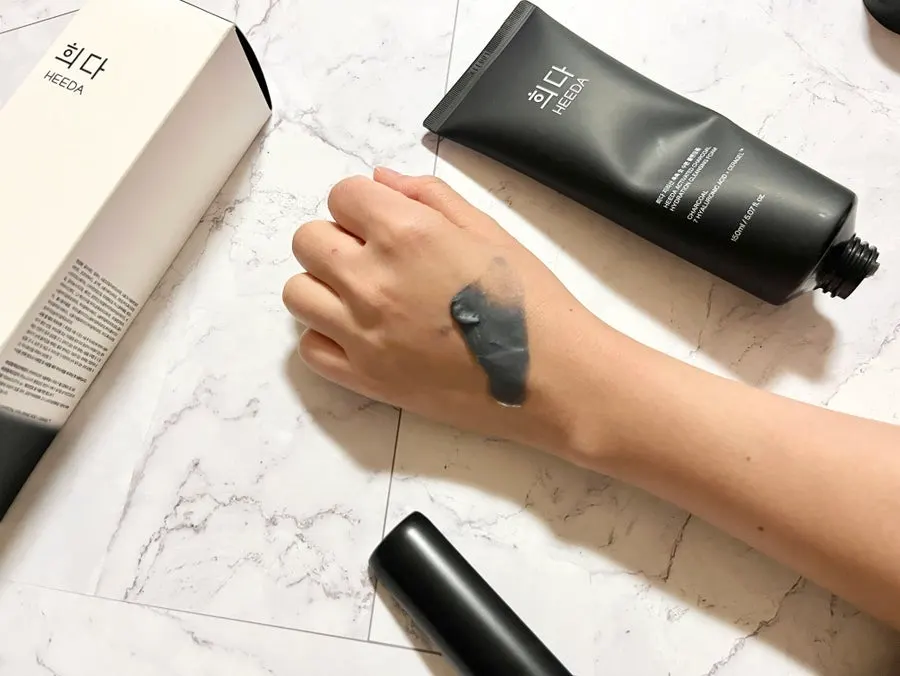 Cleansing foam for dry winter skin: HEEDA Jirisan Charcoal