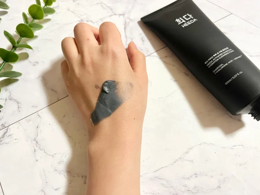 Cleansing foam for dry winter skin: HEEDA Jirisan Charcoal