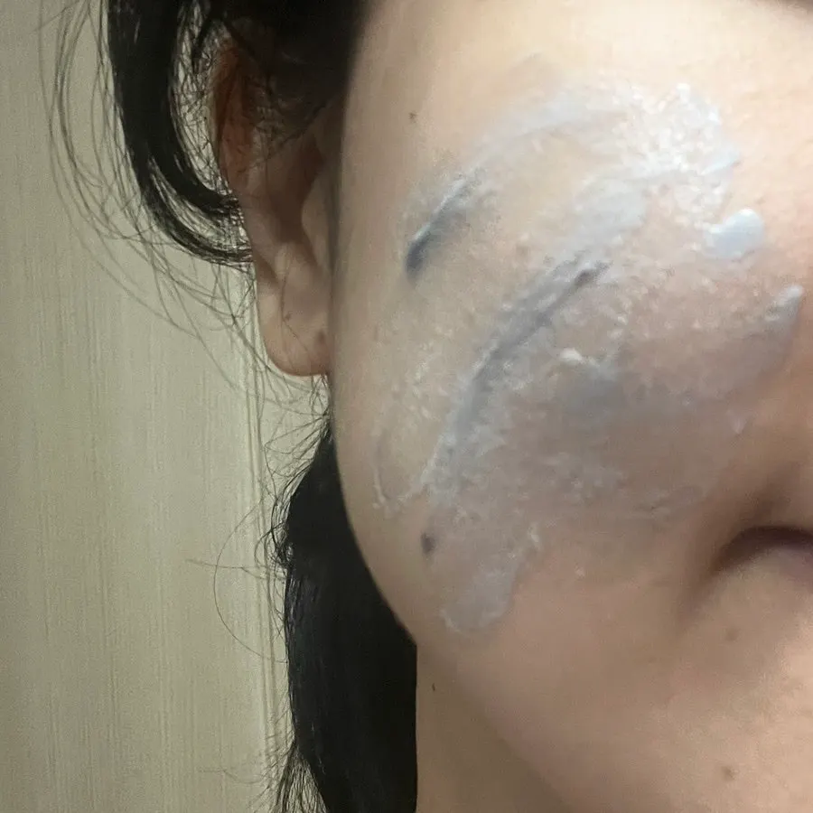 Cleansing foam for dry winter skin: HEEDA Jirisan Charcoal