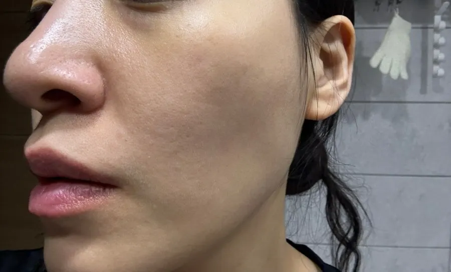 Combination-skin cleansing foam: HEEDA Jirisan Charcoal