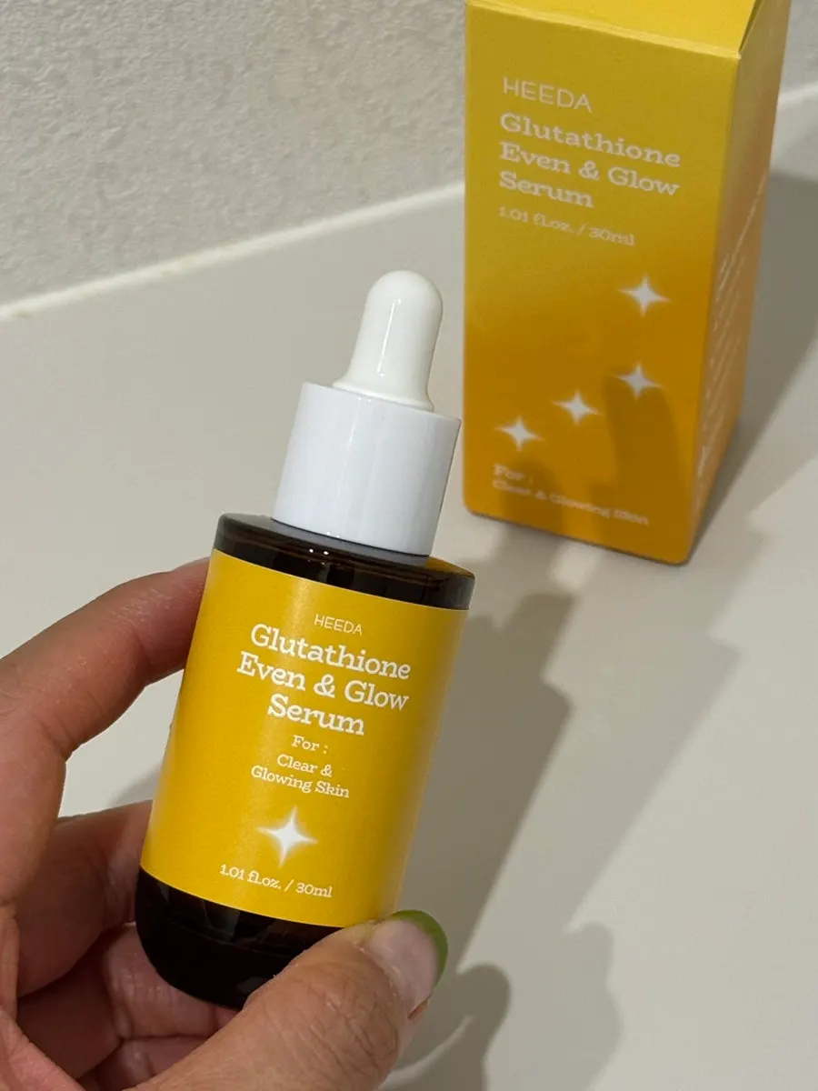 HEEDA whitening serum packaging and ampoule bottle