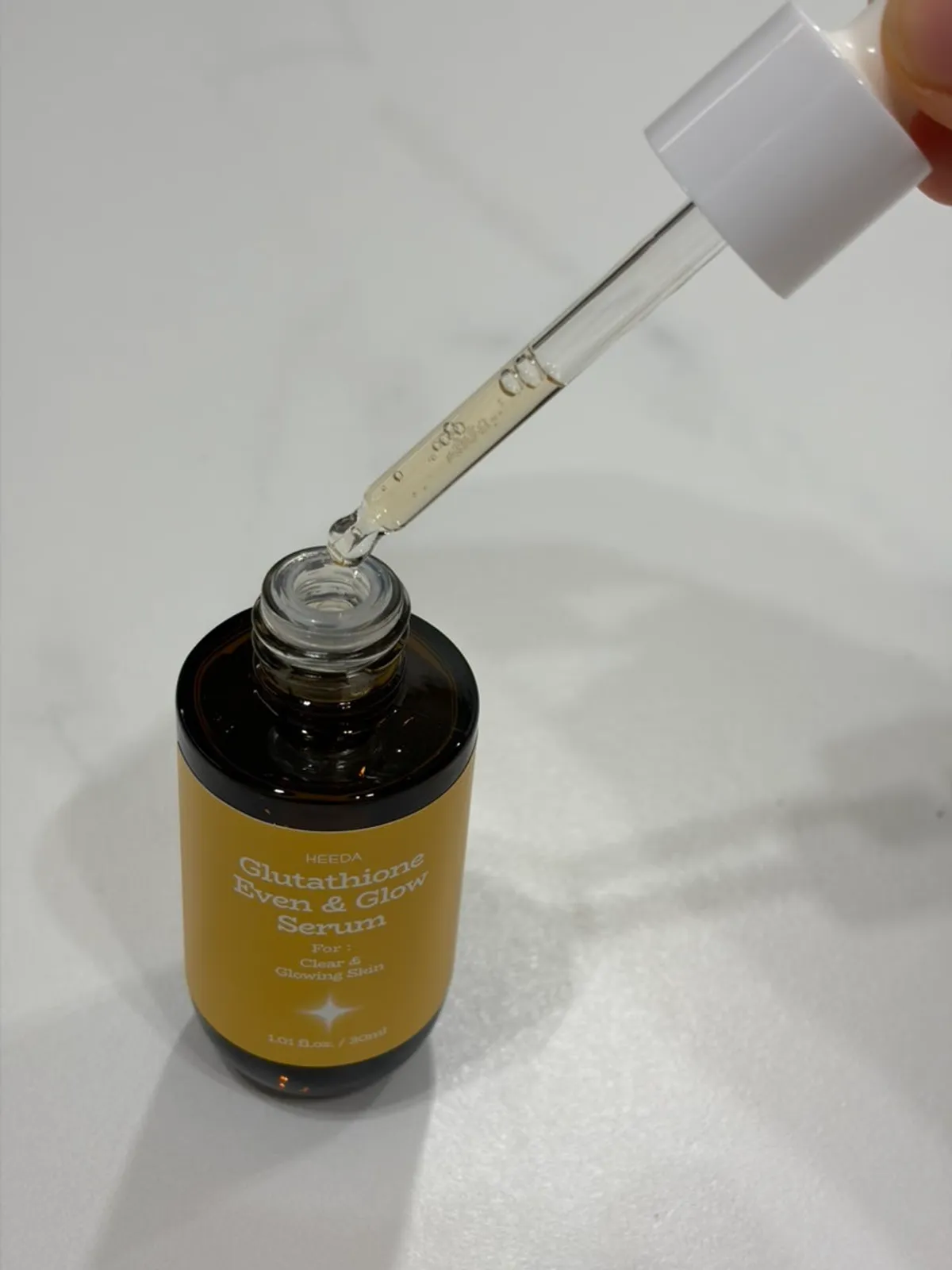 Clear, fluid serum texture and absorption