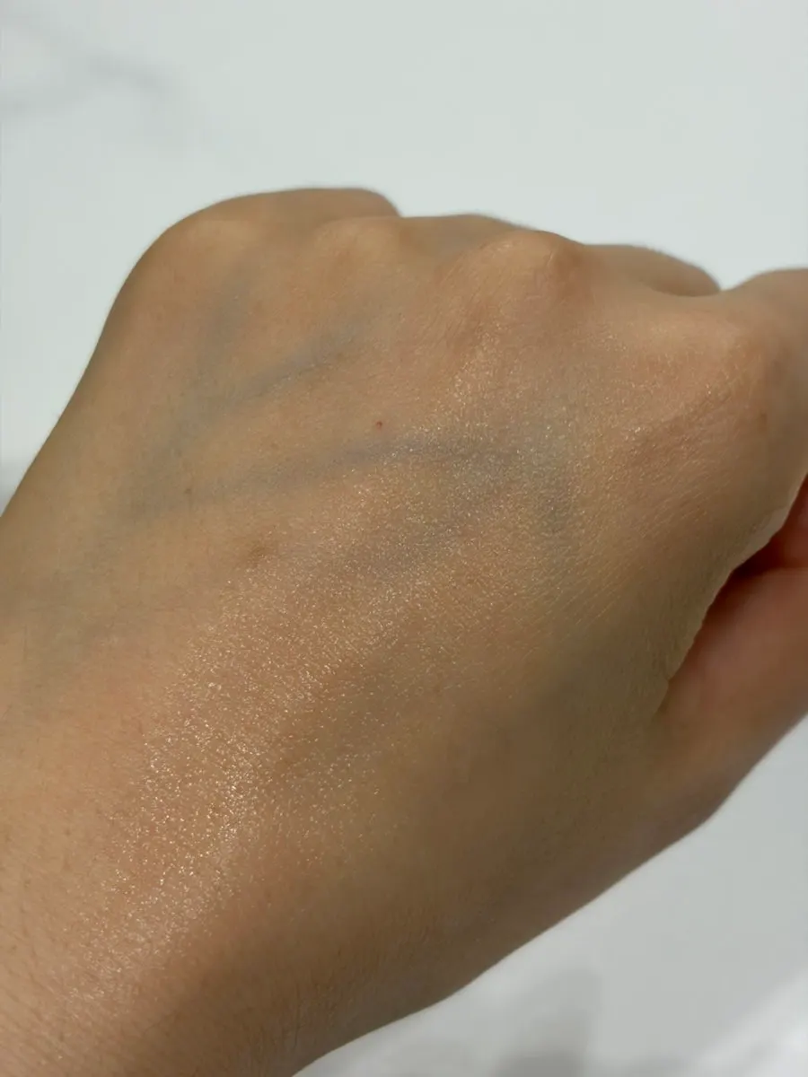 Layering serum before morning makeup