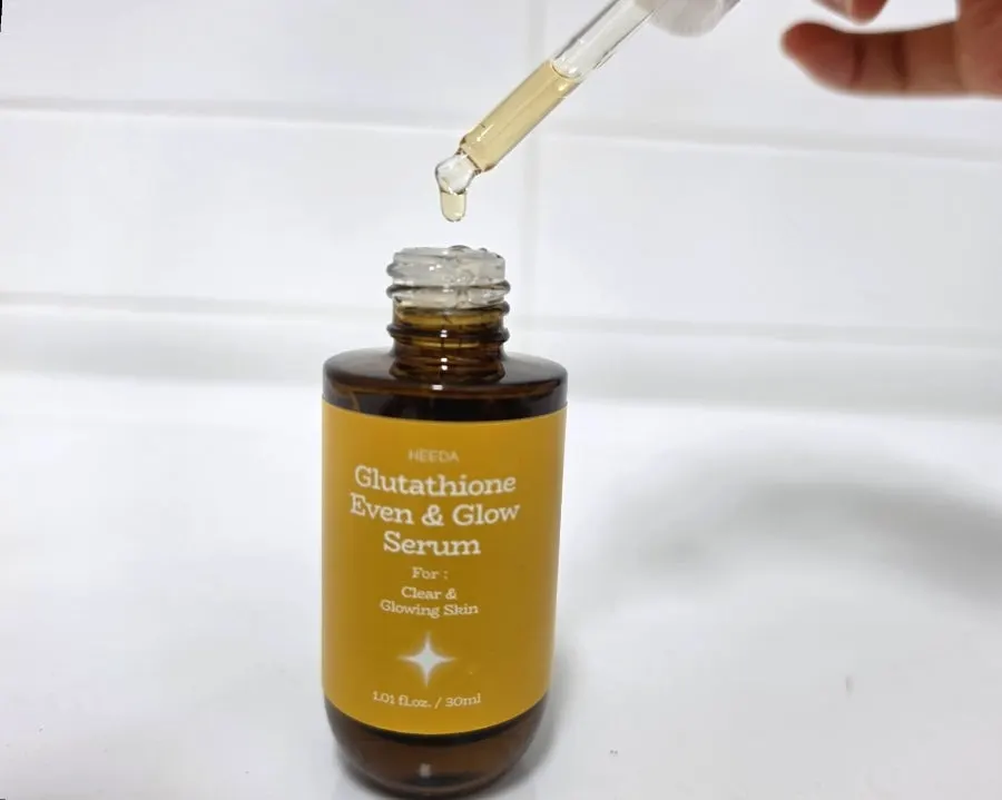 Glutathione serum for morning makeup: Heeda Even & Glow