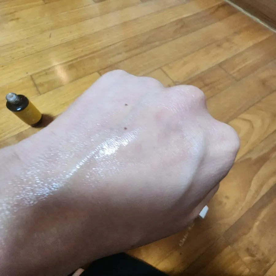 Glutathione serum for lightweight AM/PM use: HEEDA Glow Serum