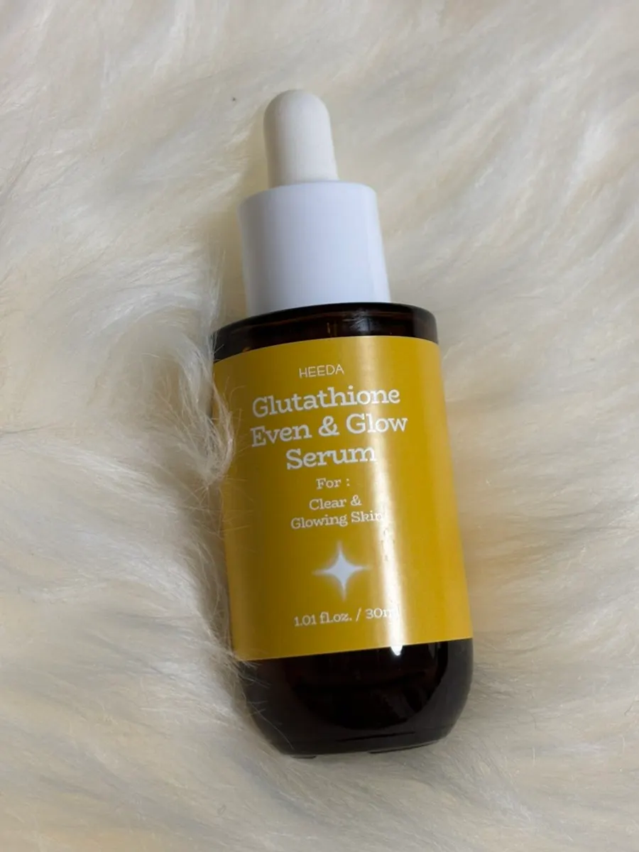 Non-sticky glutathione serum: HEEDA Even & Glow