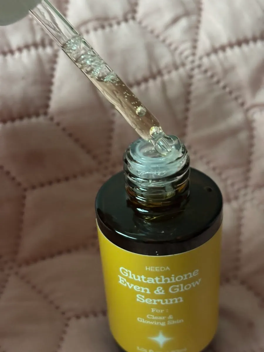 Non-sticky glutathione serum: HEEDA Even & Glow