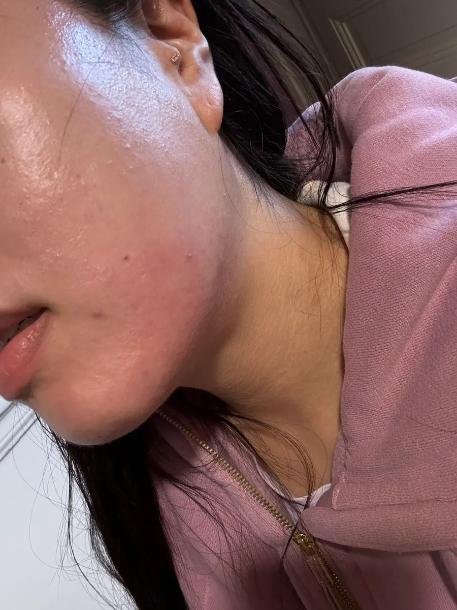 Non-sticky glutathione serum: HEEDA Even & Glow