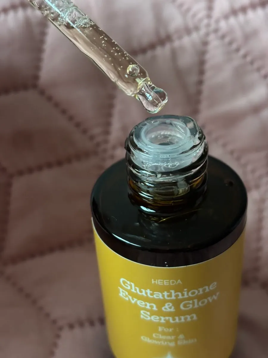 Non-sticky glutathione serum: HEEDA Even & Glow