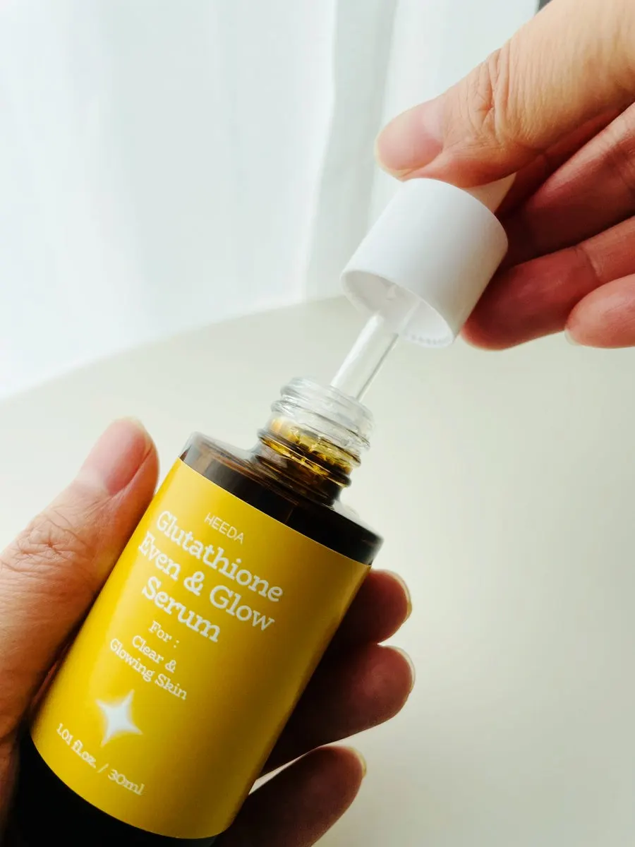 Lightweight morning hydrating serum: HEEDA Glutathione Even & Glow