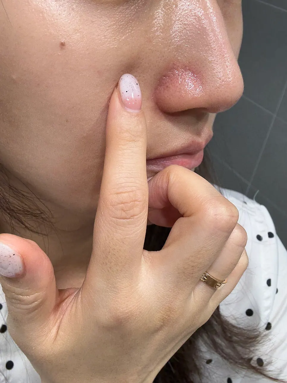 Glutathione brightening serum on dry-yet-oily winter skin: HEEDA