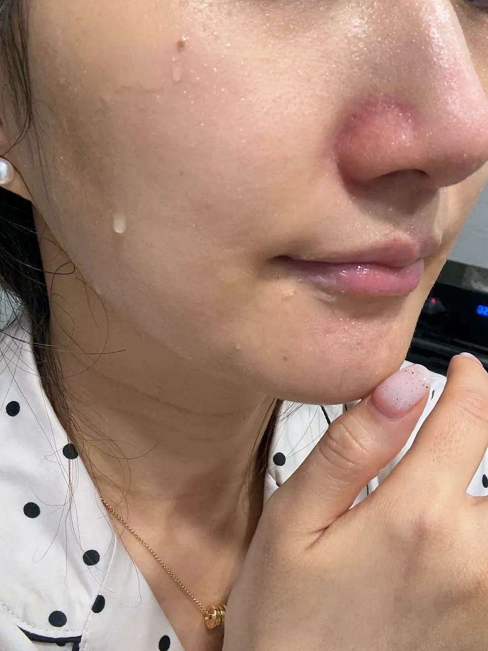 Glutathione brightening serum on dry-yet-oily winter skin: HEEDA