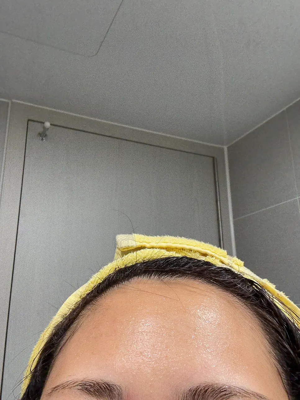 Glutathione brightening serum on dry-yet-oily winter skin: HEEDA