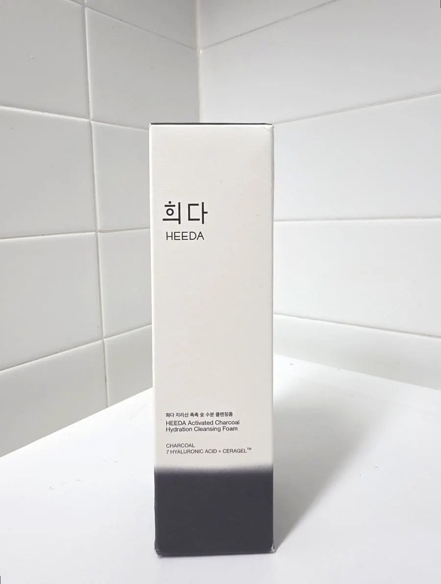 HEEDA mildly acidic foam cleanser 150ml packaging