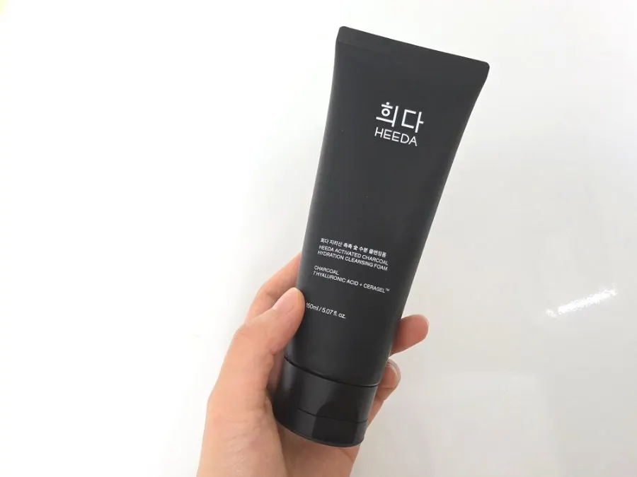 Introducing the mildly acidic cleanser with Jirisan charcoal and hyaluronic acid