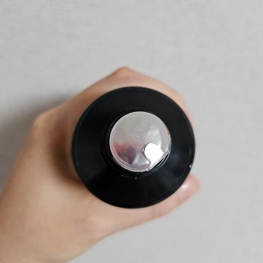 Low-pH cleansing foam for sensitive skin: HEEDA Charcoal Foam