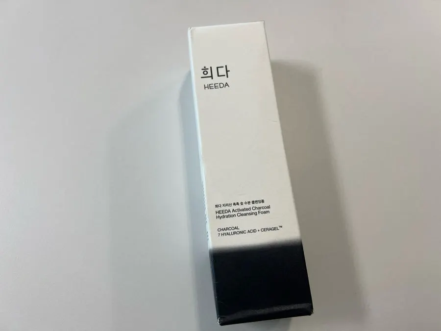 Low-pH cleansing foam for seasonal dryness: HEEDA charcoal foam