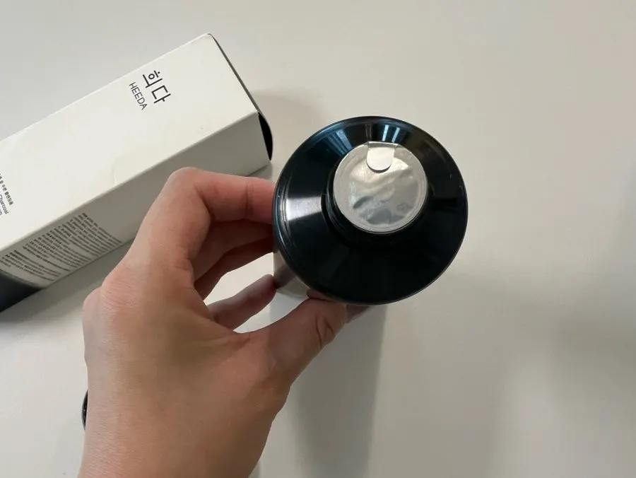 Low-pH cleansing foam for seasonal dryness: HEEDA charcoal foam