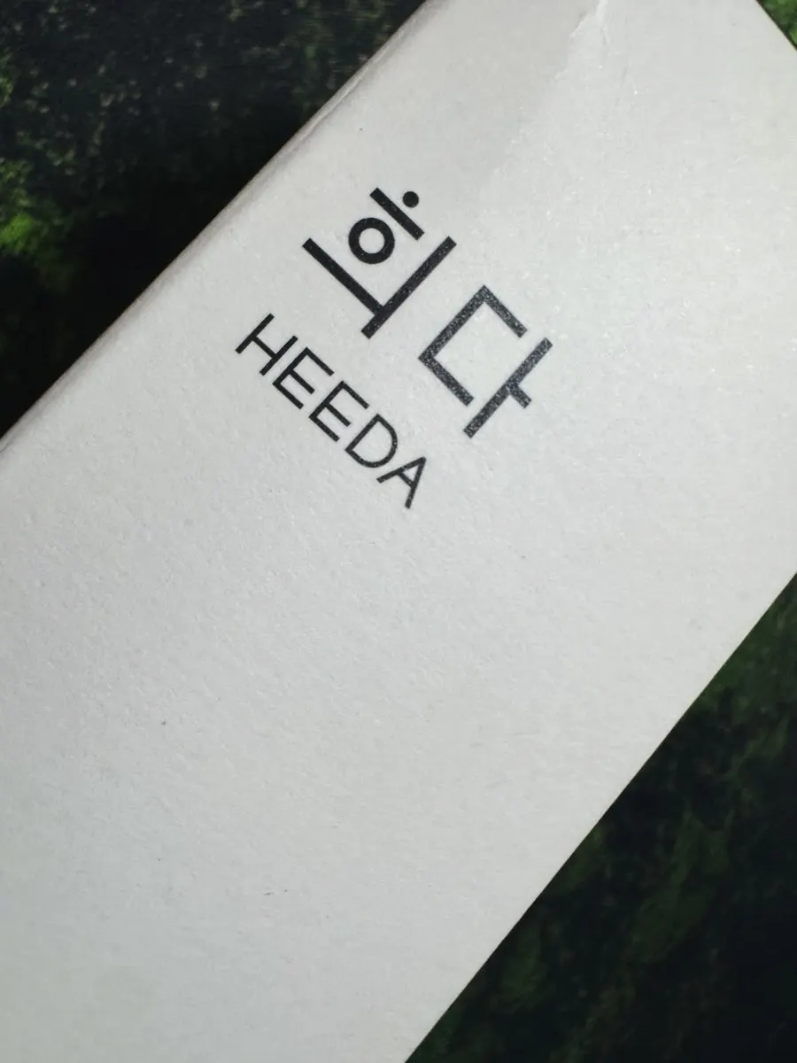Low-pH cleansing foam for dry skin: HEEDA Jirisan Charcoal
