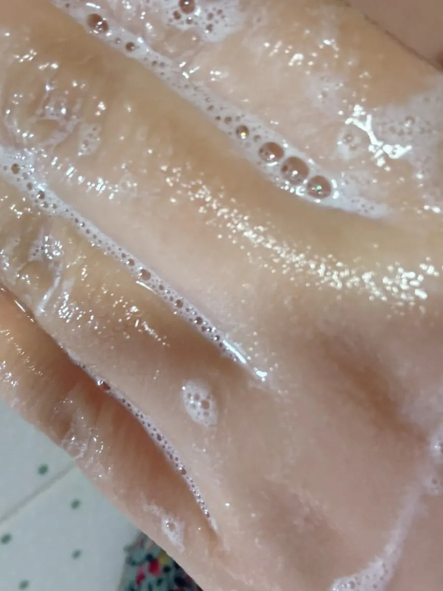 Low-pH cleansing foam for dry skin: HEEDA Jirisan Charcoal
