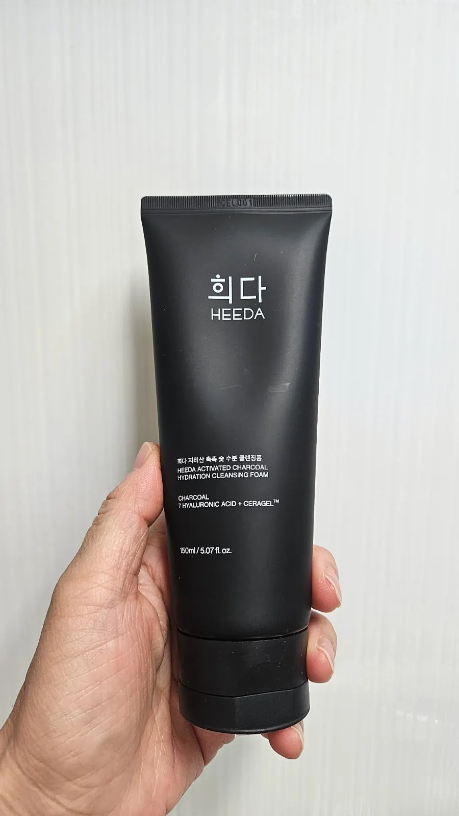 Gentle cleanser for dry skin after sunscreen: HEEDA Cleansing Foam