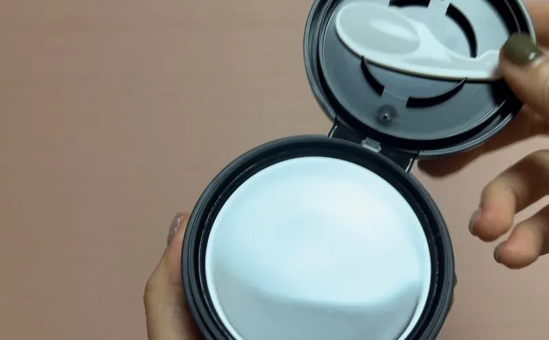 Makeup melting balm for combination skin's oily T-zone: HEEDA Charcoal