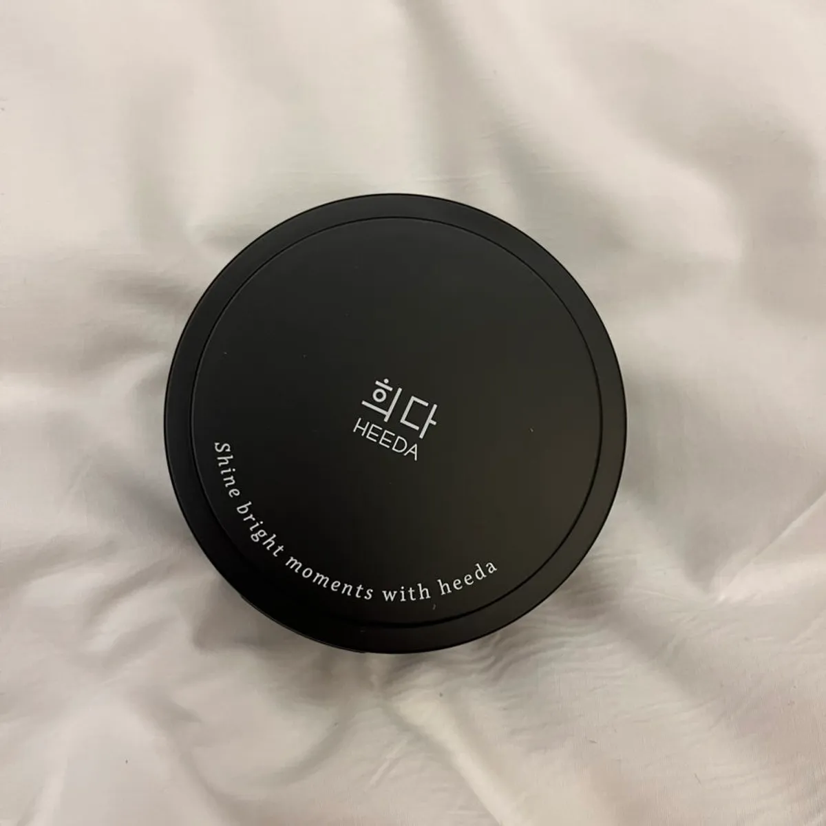Cleansing balm for dehydrated combination skin: HEEDA Charcoal