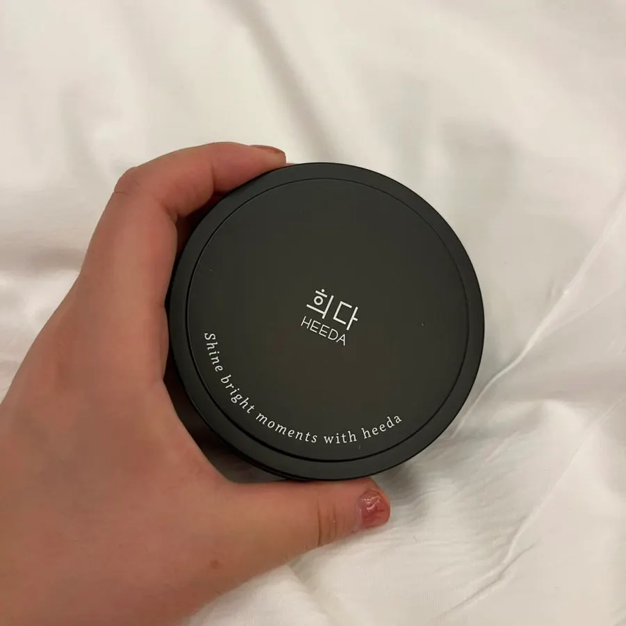 Cleansing balm for dehydrated combination skin: HEEDA Charcoal
