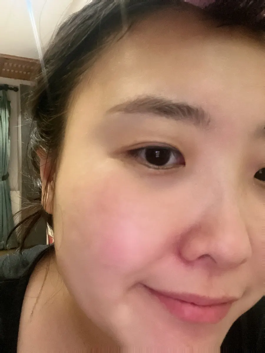 Cleansing balm for dehydrated combination skin: HEEDA Charcoal