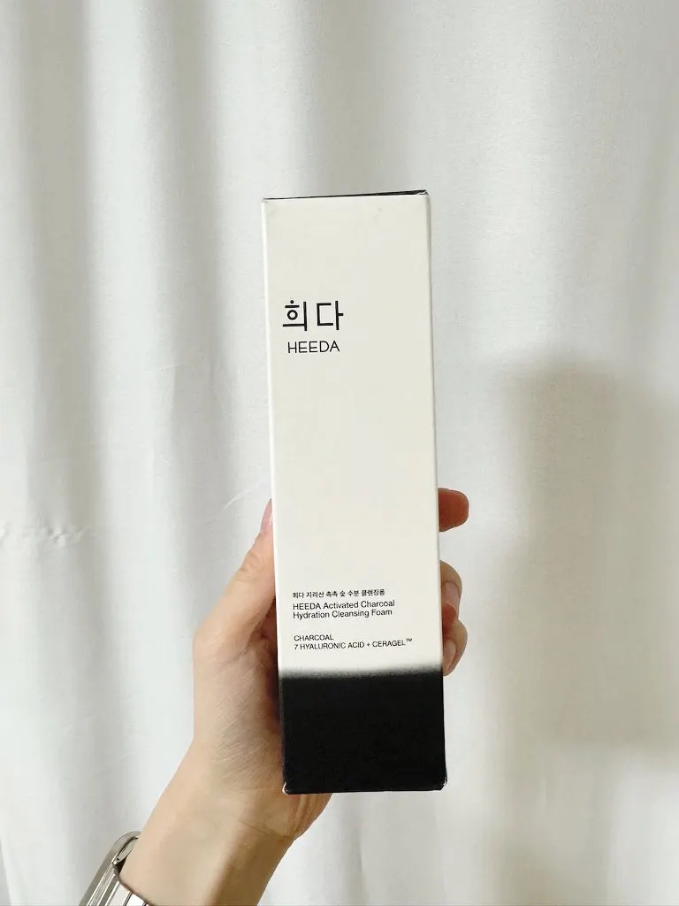 Cleansing foam for dry winter skin: HEEDA Jirisan Moist Charcoal