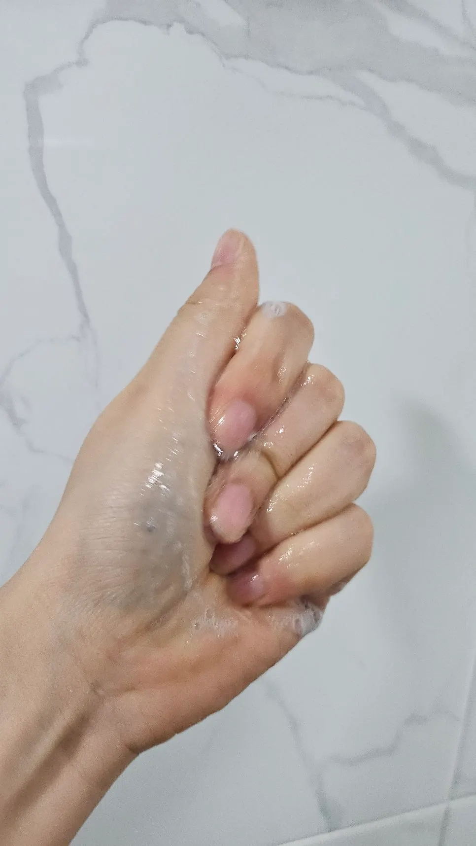 Cleansing foam for dry winter skin: HEEDA Jirisan Charcoal