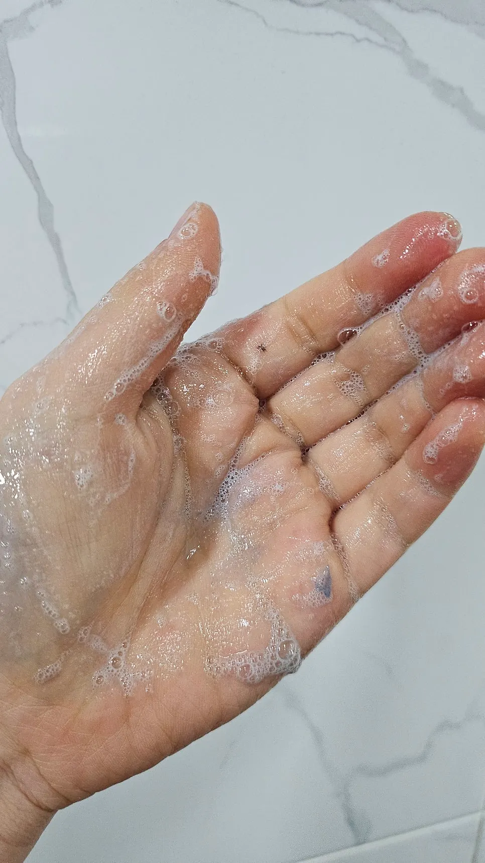 Cleansing foam for dry winter skin: HEEDA Jirisan Charcoal