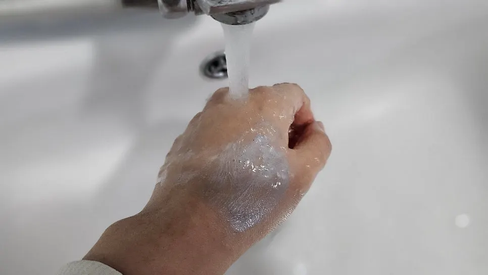 Cleansing foam for dry winter skin: HEEDA Jirisan Charcoal