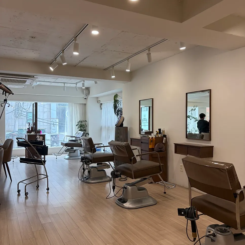 Private interior atmosphere of Heeol Hair Gangnam Flagship Store