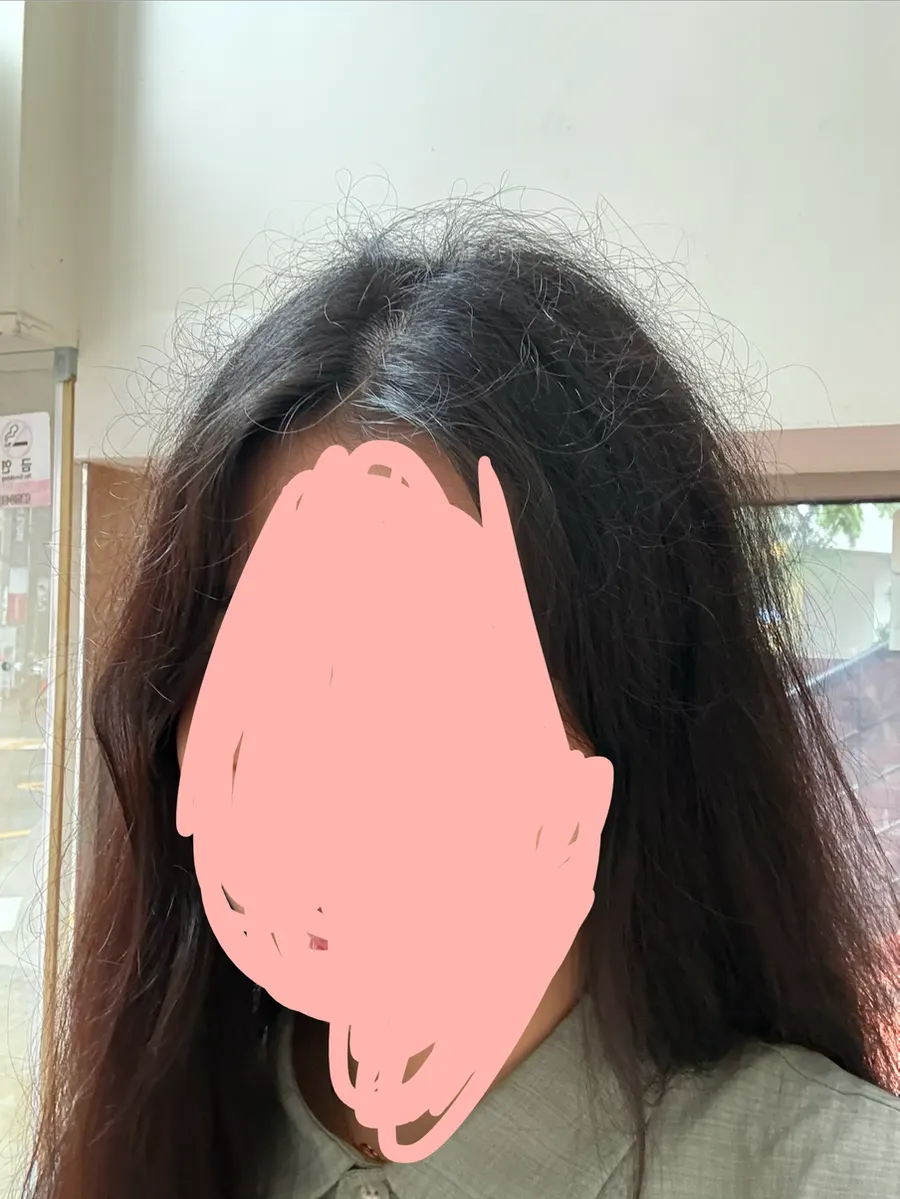 시술 전 반곱슬 긴머리 상태