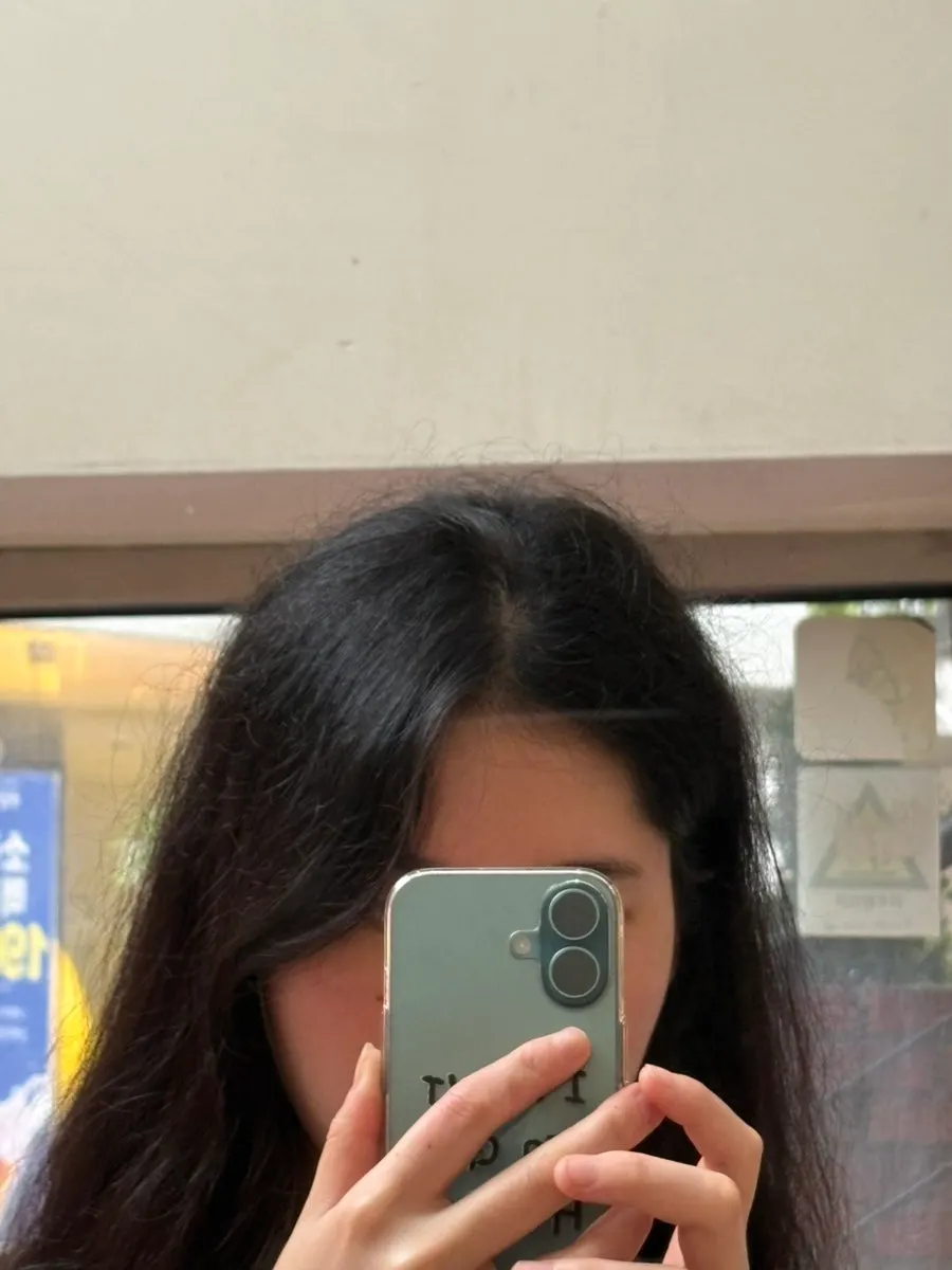펌 가능 여부 상담 중인 모습