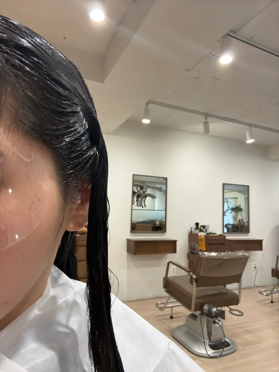 원하는 긴머리 S컬 스타일 상담 장면