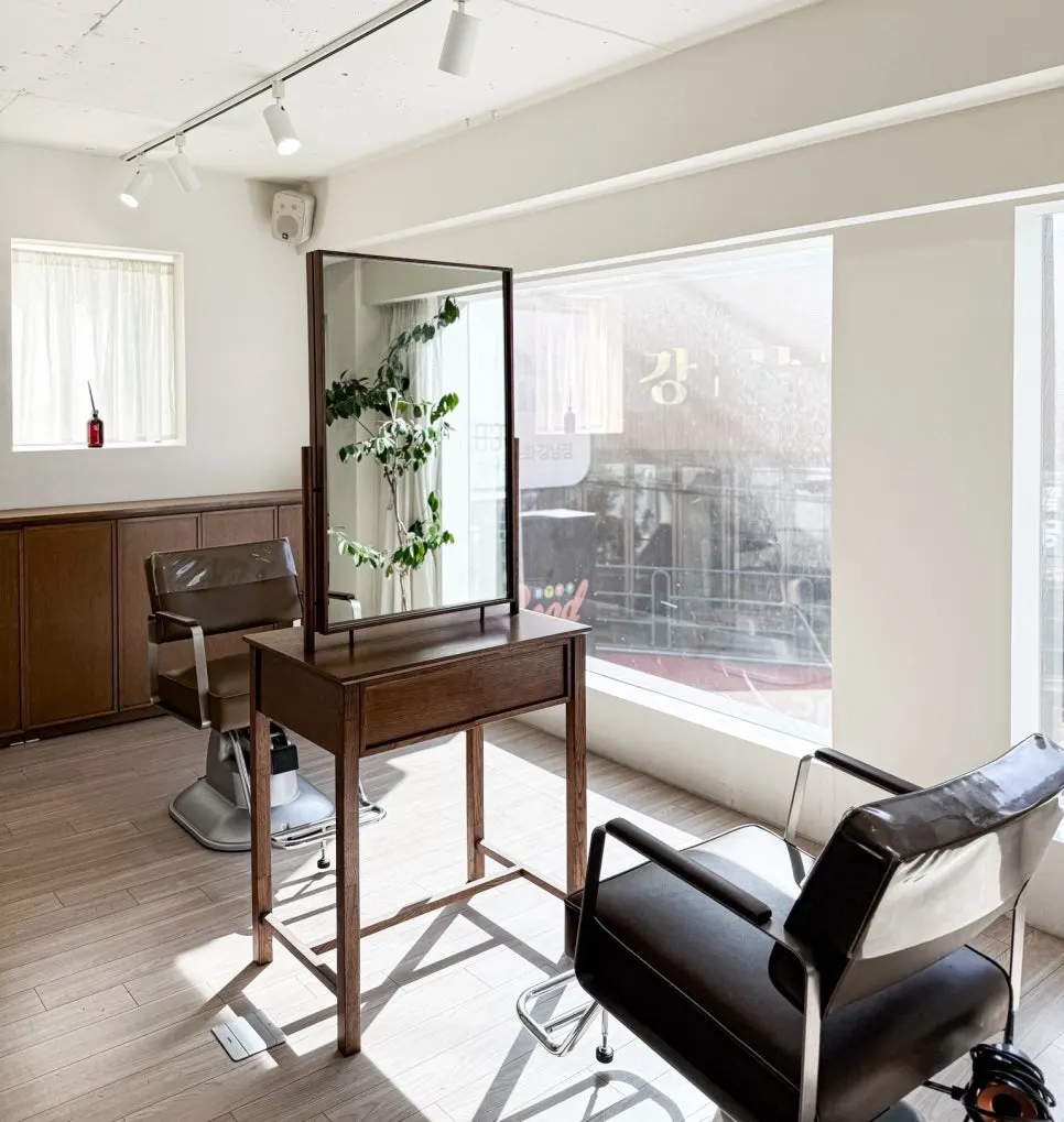 Reception desk area at Heeol Hair Gangnam