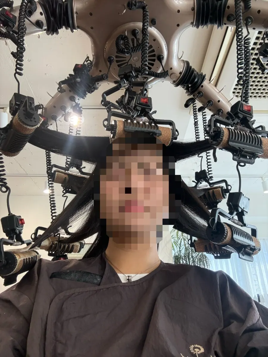 Ruang keramas Heeol Hair