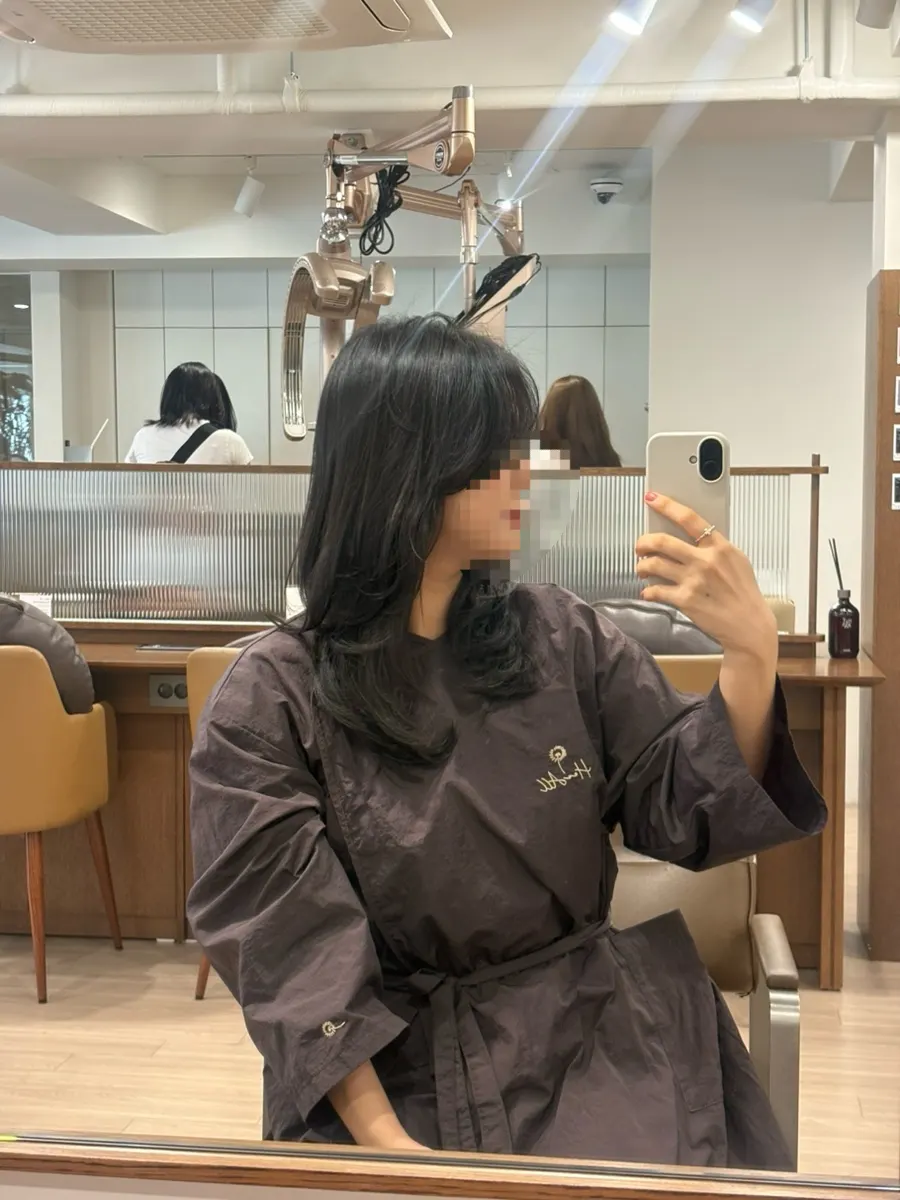 Tampak samping hasil perm C-curl
