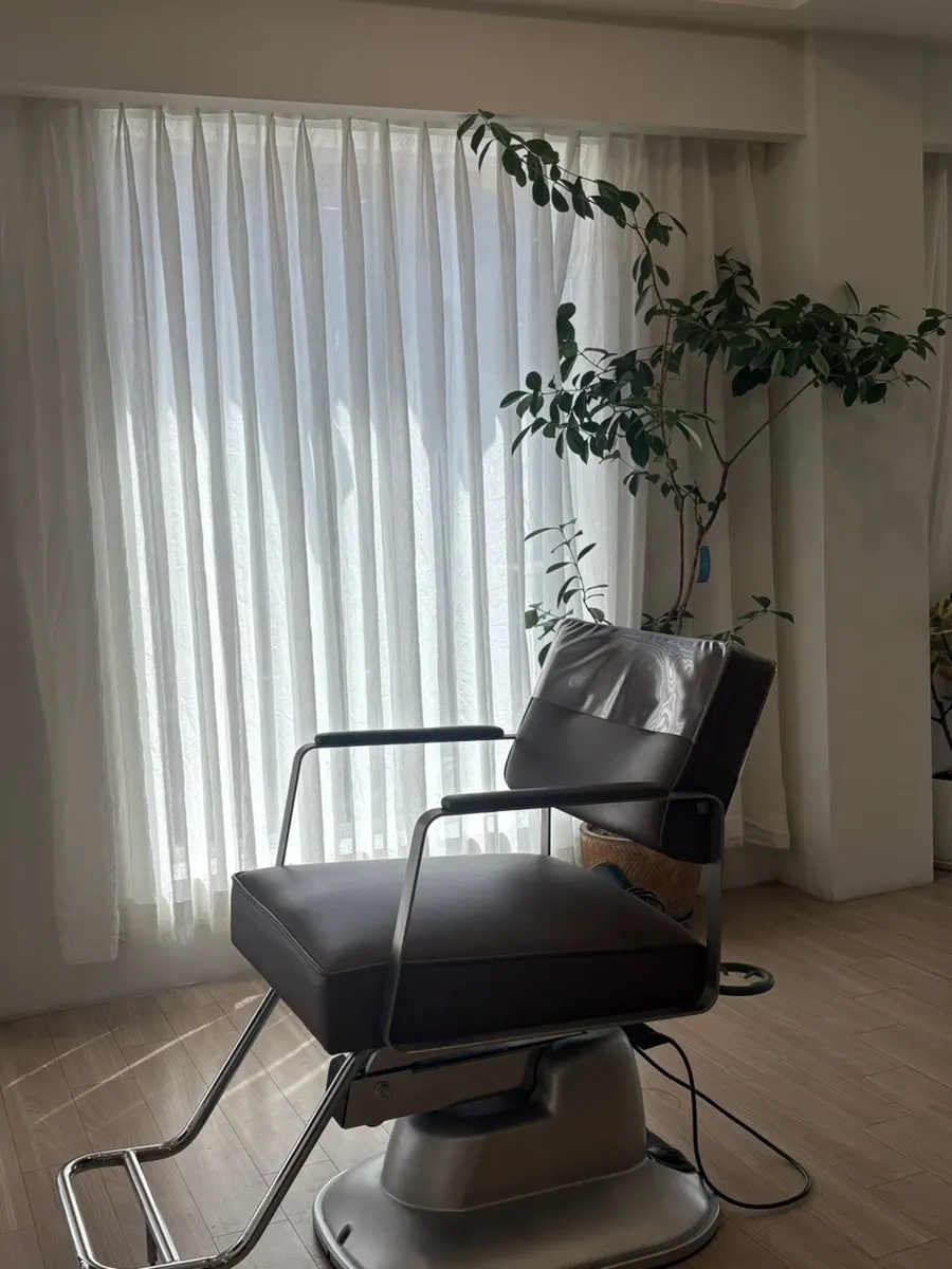 Interior of Heeol Hair Gangnam Flagship Store with wide seating spacing