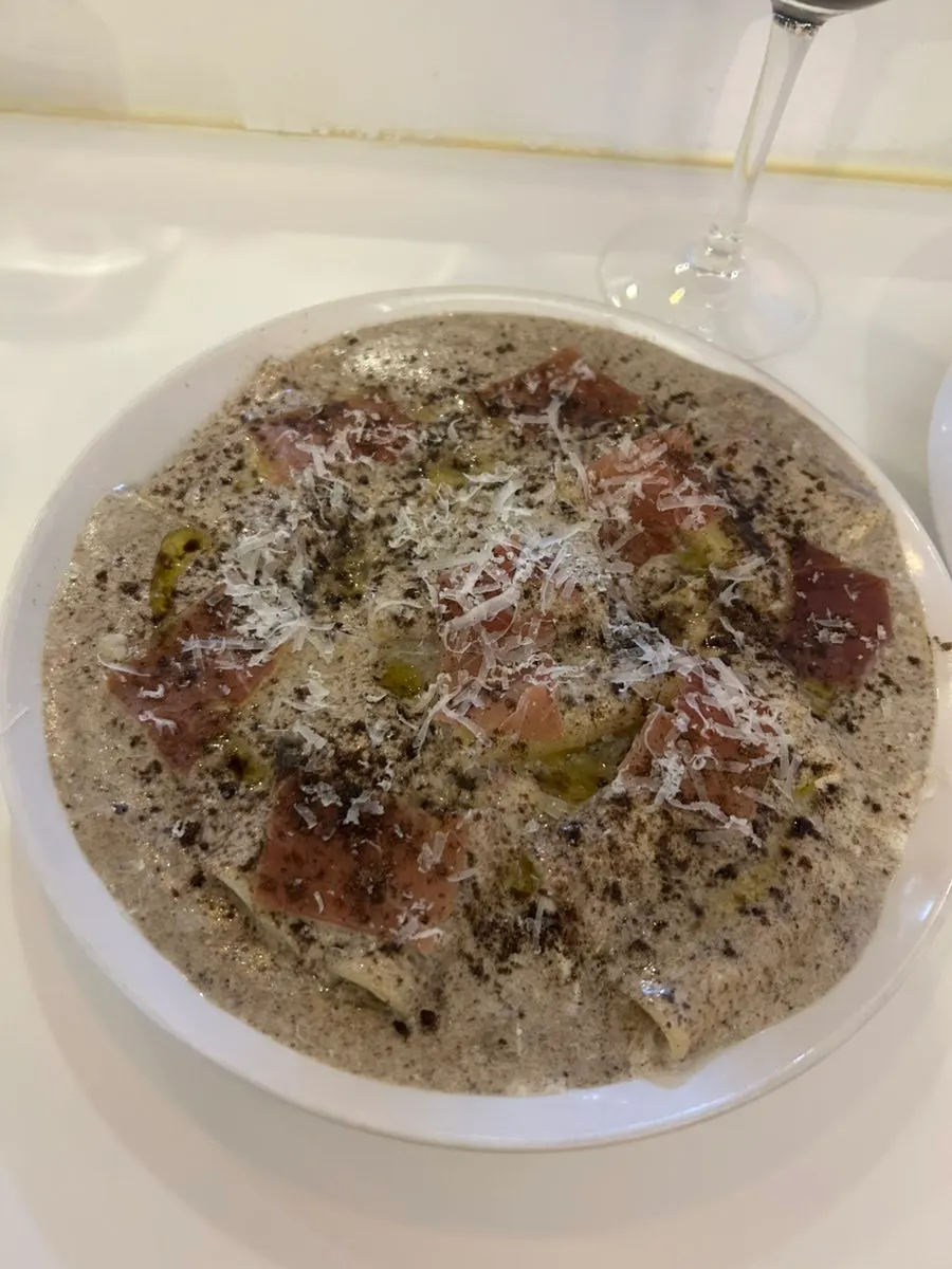 Huirit's truffle paccheri pasta