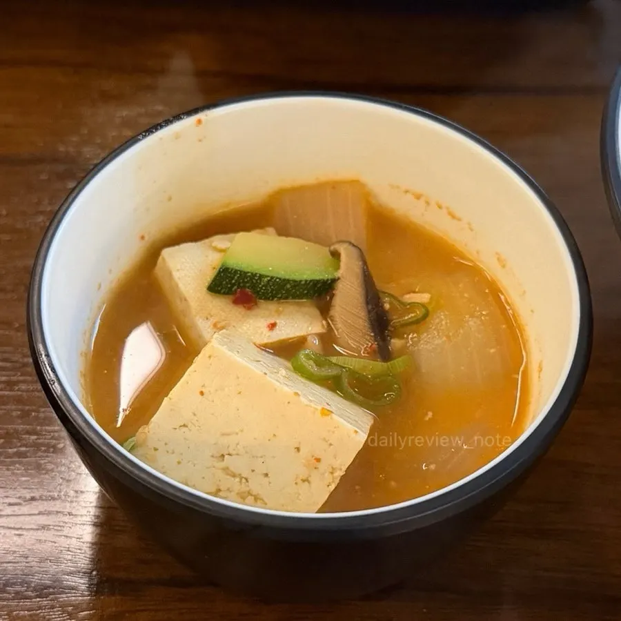 A bowl of scooped-out pot rice